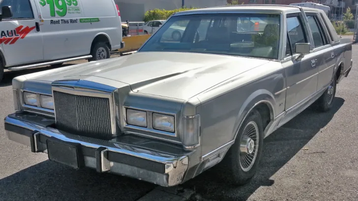 Lincoln Town Car