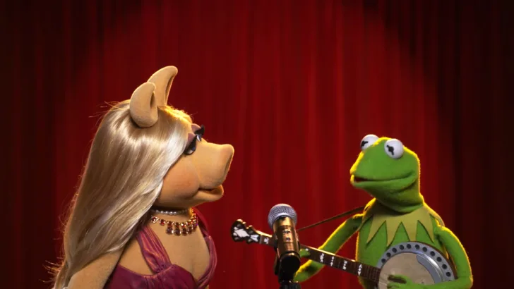 Miss Piggy and Kermit