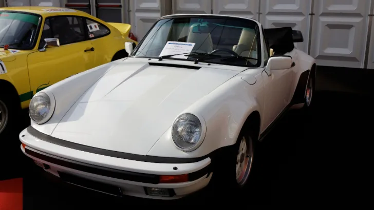 Porsche 930