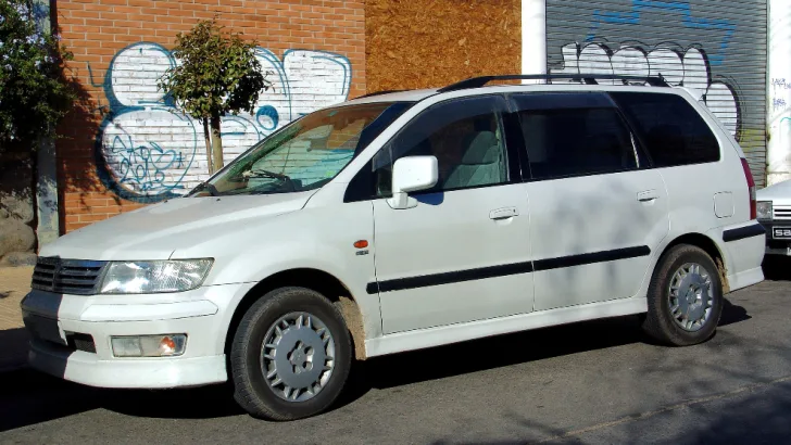 Mitsubishi Chariot